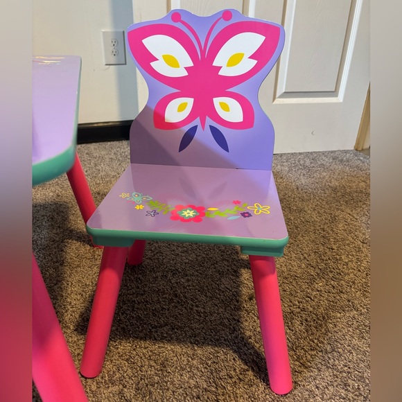 Encanto Table and Chair Set - Picture 2 of 4